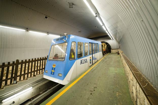 El servicio del funicular de Bulnes está suspendido entre el 18 de febrero y el 1 de marzo, por trabajos de inspección