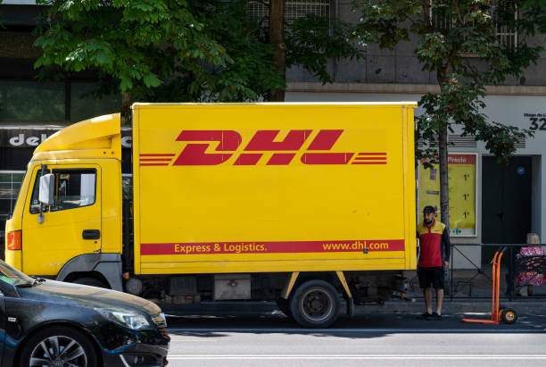 DHL Express acelera envi&#769;os internacionales y simplifica trámites