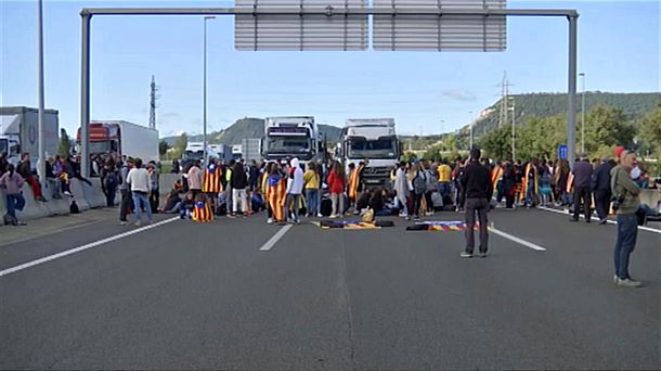 Corte de una carretera en Girona.