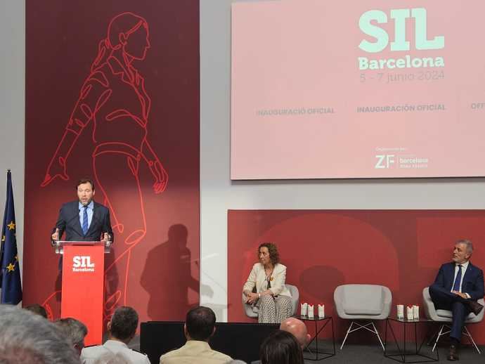 Oscar Puente defiende el crecimiento económico para descarbonizar el Sector