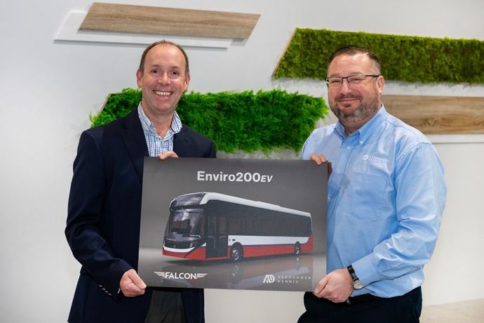 Falcon Buses encarga 13 autobuses eléctricos Alexander Dennis Enviro200EV