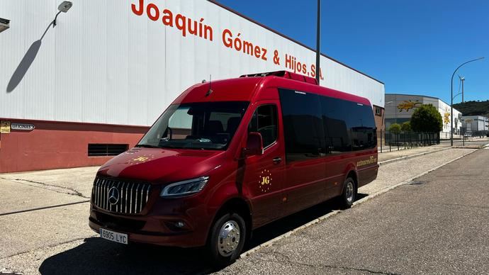 Gbister entrega un microbús Sprinter 519 CDI a Joaquín Gómez e hijos