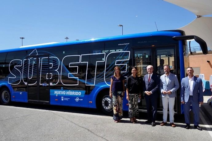 EMT Málaga incorpora 12 megabuses eléctrico-híbridos a su flota