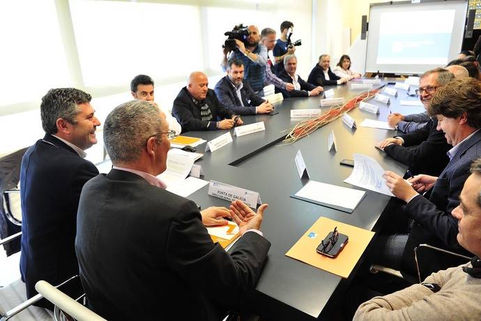 Un momento de la reunión de la Comisión de Seguimiento del Plan de Transporte Metropolitano de A Coruña.