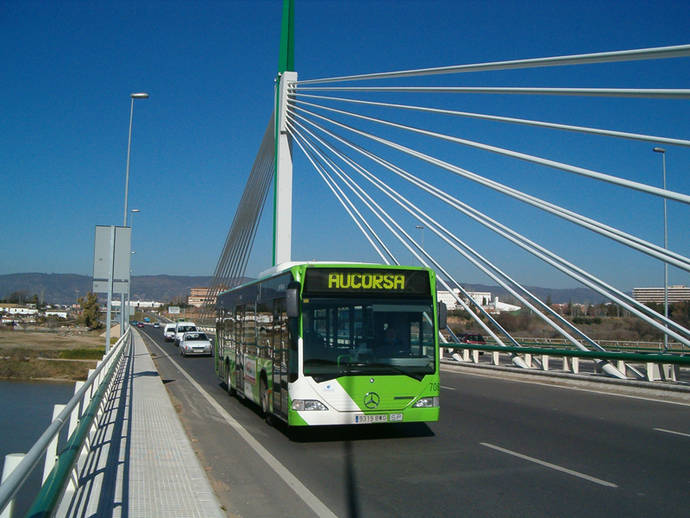 Córdoba es la única capital andaluza que encarece el billete sencillo de autobús