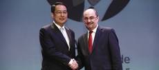 El presidente de Aragón junto al embajador chino.