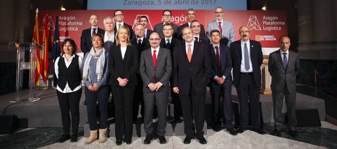 El Presidente de Aragón, Javier Lambán, y la consejera de Economía, Industria y Empleo, Marta Gastón, en la presentación de Aragón Plataforma Logística.