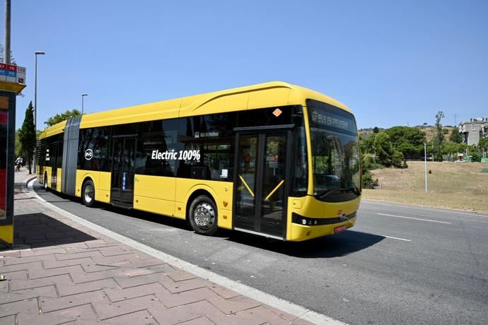 TMB pone a prueba un autobús articulado eléctrico fabricado por BYD