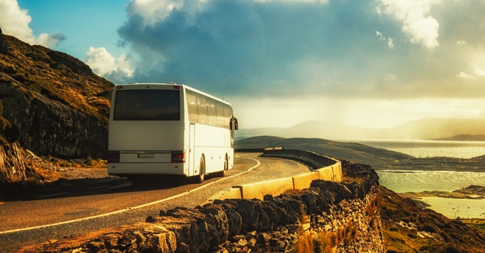 Los autobuses conservan velocidad máxima de 90 km/h en las carreteras convencionales