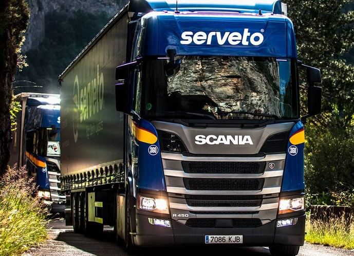 Serveto suma 60 semirremolques Schmitz Cargobull