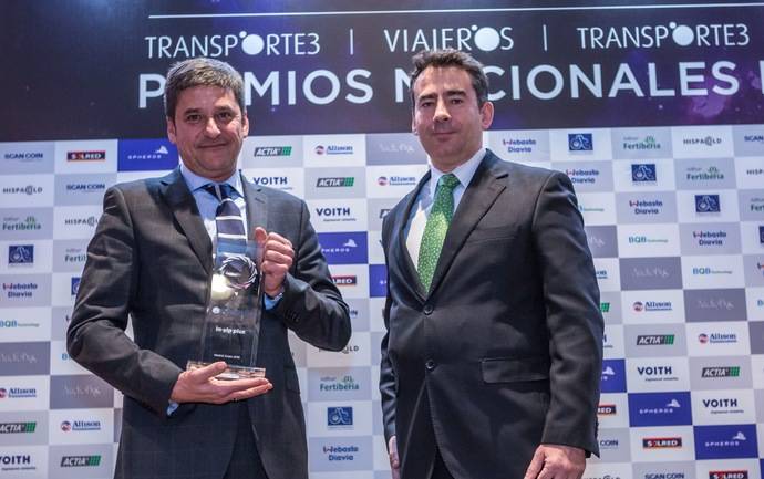 Integralia recibe el premio Microbús del año en España 2016 por el in-vip plus
