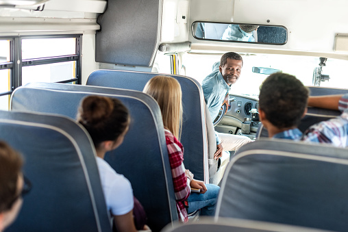 Asetra solicita que se vacune a los conductores del transporte escolar