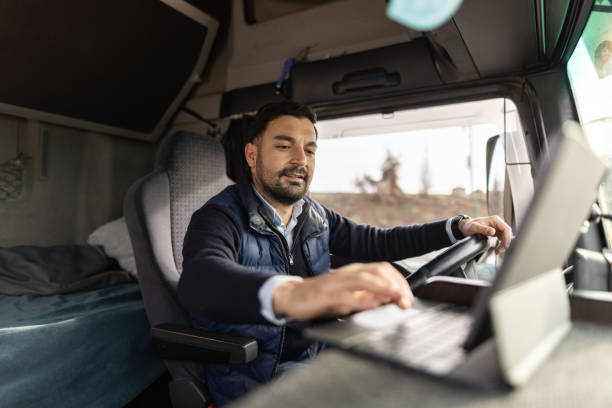 Miles de trámites administrativos de transportistas de toda España se vieron paralizados