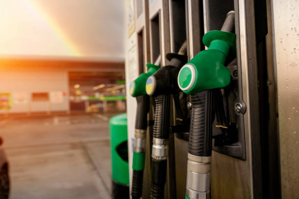 La gasolina también sube: media de 1.70 euros por litro este mes