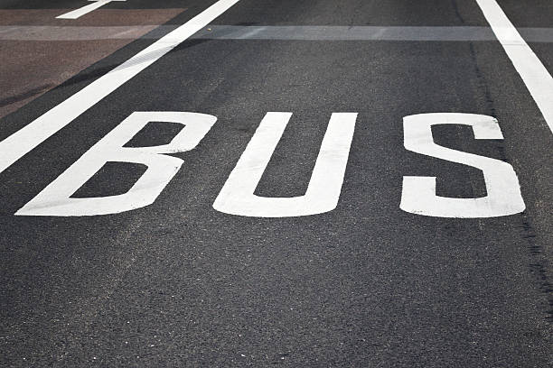 TMB implementa un coche eléctrico para sancionar infracciones en el carril bus