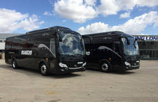 King Long ha entregado dos unidades de su modelo C10 a Autocares Olmedo.