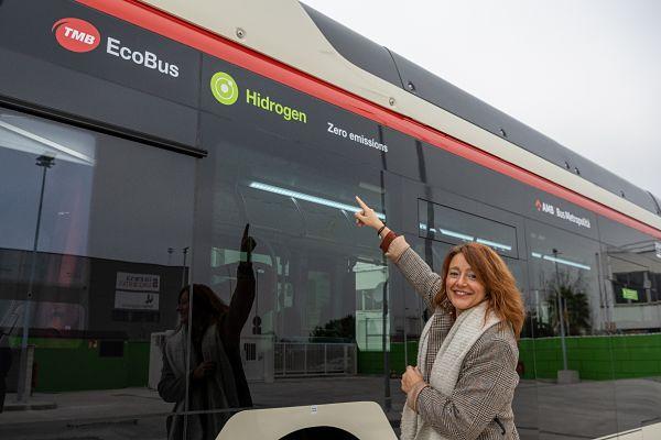 Barcelona recibe el primer bus de hidrógeno de Caetano