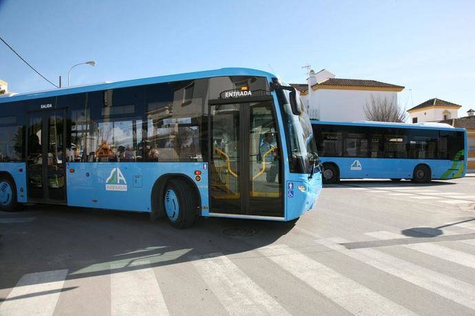 Los viajeros del autobús crecen en todos los modos, excepto en larga distancia