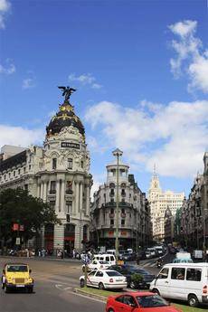 Calle Alcalá con Gran Vía, una de las zonas más afectadas por las restricciones.