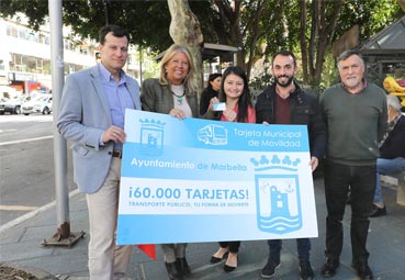 Marbella destaca la aceptación de la tarjeta de movilidad gratuita