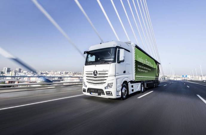 Merdeces-Benz pone a prueba la segunda generación de Actros 1845