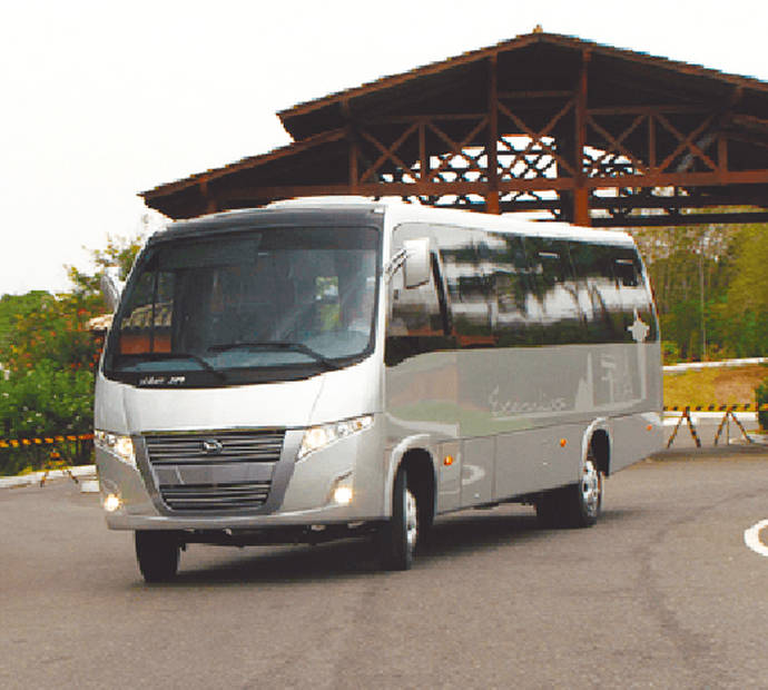 Matriculaciones de autobuses crecen en mayo, pero caen las de microbuses