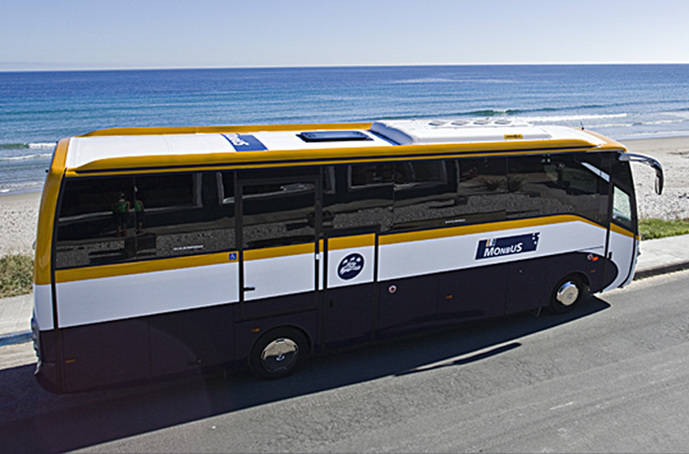 Monbus pone en marcha los servicios a las playas gallegas