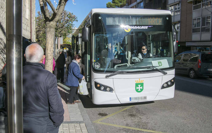 Uno de los autobuses que realizan servicios Astra en la comunidad de Castilla-La Mancha.