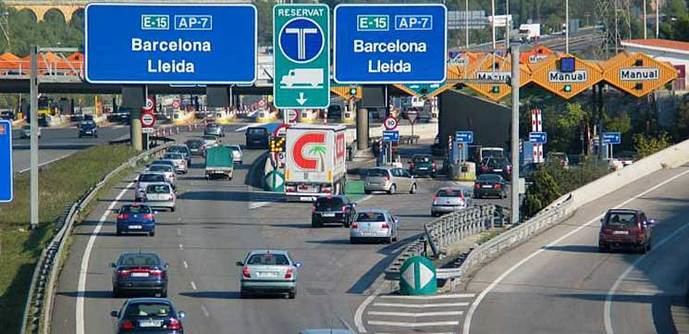Transit de Cataluña mantiene la prohibición de adelantar en la AP-7