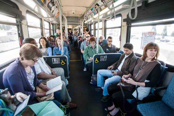 Interior de un autobús.