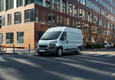 Peugeot presenta su furgoneta 100% eléctrica, la eBoxer