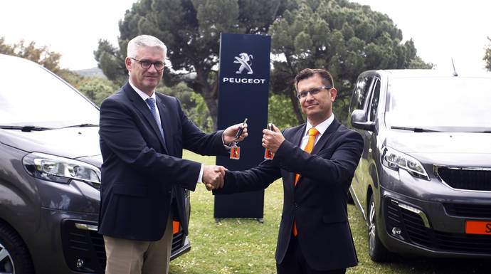 Sixt Rent a Car incorpora el Peugeot Traveller a su flota, en rigurosa primicia