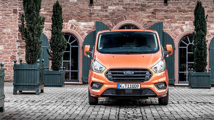 Ford renueva su Transit Custom con más avances tecnológicos y espacio en el interior