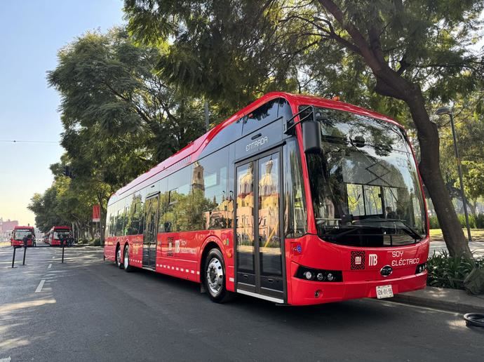 El primer lote de 20 autobuses eléctricos llega a ciudad de México