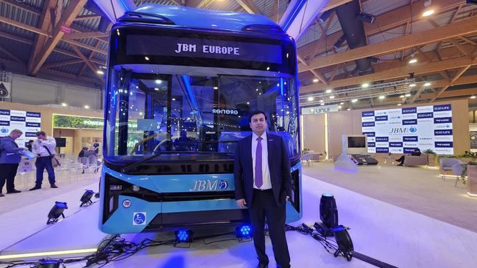 EcolifeE12: un autobús 100% eléctrico con materiales reciclados