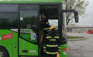 Alsa cede sus autobuses a la UME para el traslado de enfermos