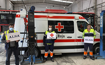 Alsa colabora con Cruz Roja en la limpieza de su flota de vehículos