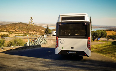 CaetanoBus entrega el primer autobús de pila de combustible al 'Proyecto eFarm'