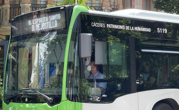 Servicio gratuito de autobús en Cáceres, para los menores de 16 años