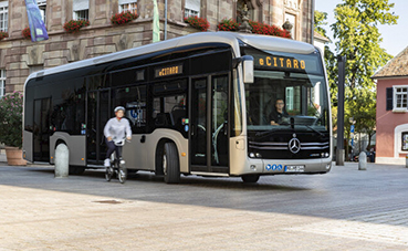 Asistencia lateral para autobuses y autocares de Setra y Mercedes-Benz