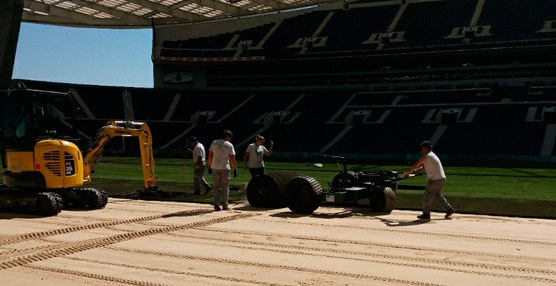 Primafrio transporta el nuevo césped para el FC Porto