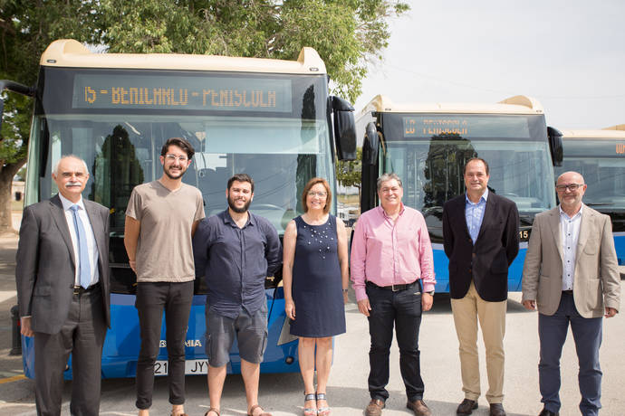 Imagen de la presentación de los nuevos autobuses de Autos Mediterráneo.