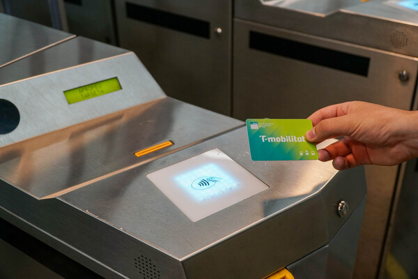 ATM amplía la bonificación para los títulos T-usual y la T-Jove al 50%