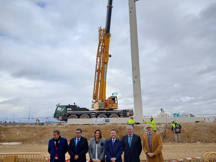 Mountpark pone la primera columna de la nueva plataforma logística de XPO