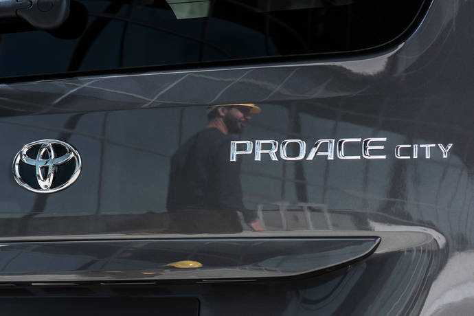 Logo del Toyota Proace City.