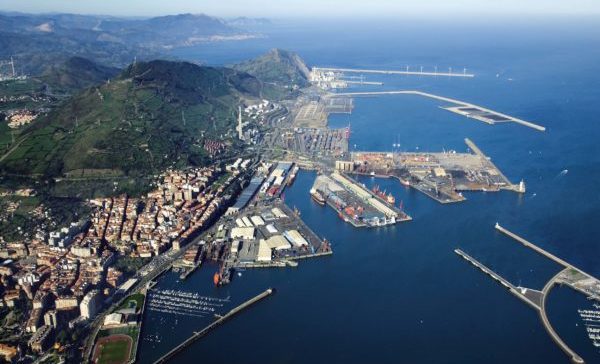 Vista aérea del Puerto de Bilbao.