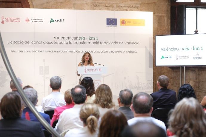 Raquel Sánchez firma el protocolo de ayudas al transporte público de Baleares