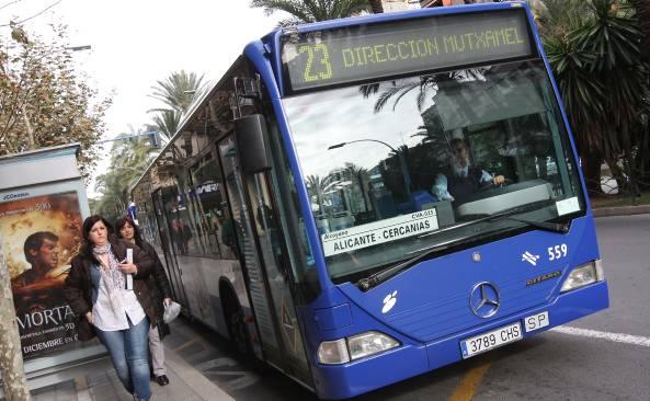 Los viajeros del autobús crecieron en mayo en todas las especialidades, menos en la laboral