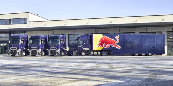 El equipo Red Bull de F1 suma ya 12 Renault Trucks en su flota de apoyo