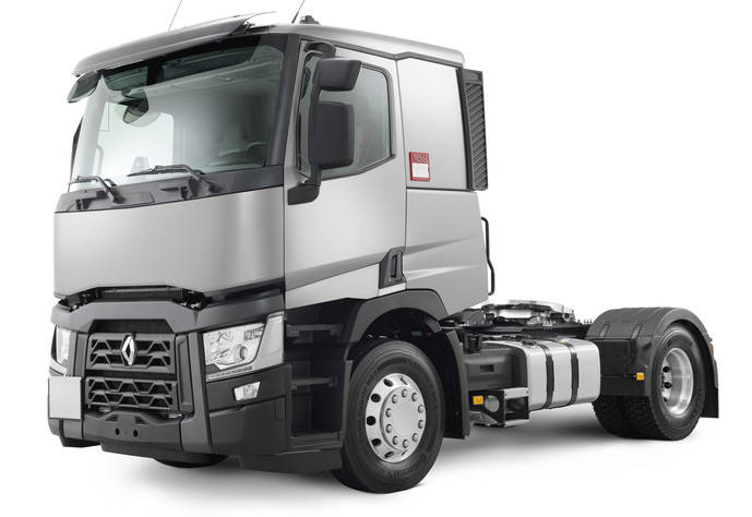 Renault Trucks entrega al servicio postal francés su primer camión de gas natural